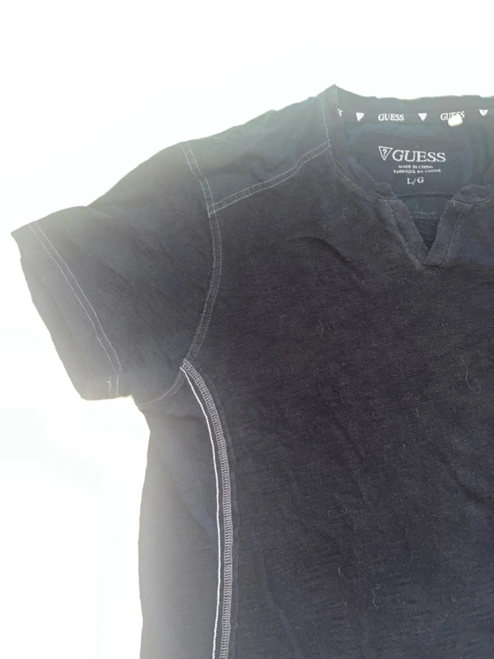 🏳️🌈 GUESS Black Johnny Collar Short Sleeve Tee with Contrast Stitching - Picture 2 of 7